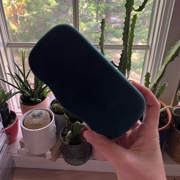 Gucci velvet sunglasses case